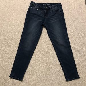 White House Black Market Size 4 Skinny Regular